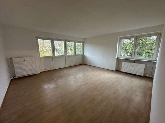 3-Raum-Wohnung mit Balkon und Einbauküche in Hannover