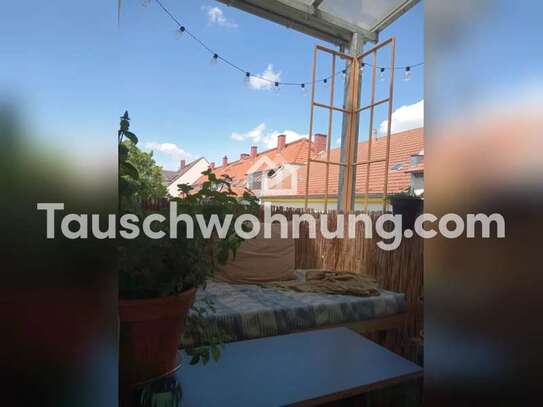 Tauschwohnung: Lichtdurchflutete Maisonette-Wohnung mit zwei Balkonen