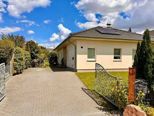 Einfamilienhaus in Gehlsdorf - 4 Zimmer, moderne Einbauküche, Kamin und Außenkamin in Top-Lage !!!