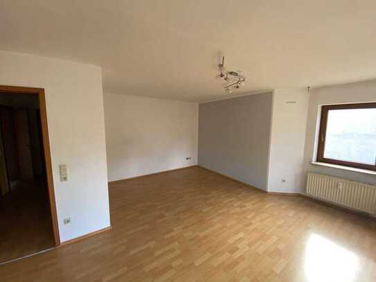 Helle 2-Zimmer-Wohnung mit Balkon und Vorratsraum am nördlichen Ortsrand von Urbach