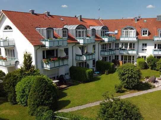 Exklusive, modernisierte 2-Zimmer-Wohnung mit zwei Balkonen und Einbauküche in Inning