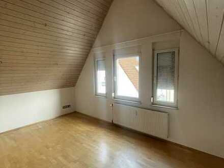 3-Raum-Maisonette-Wohnung mit Balkon, Dachterrasse und Einbauküche in Offenburg