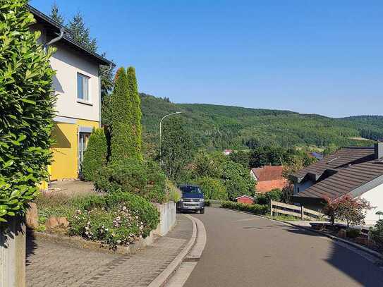 *KERNSANIERT* Unverbaubarer Weitblick, *Unten* Arbeiten, *Oben* wie im Bungalow mit Terrasse+Garten