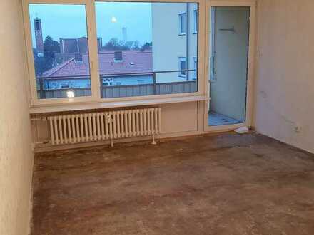 Vollständig renovierte 2-Zimmer-Wohnung mit Balkon in Schweinfurt