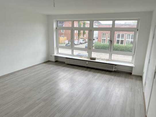 Schöne unmöblierte 2-Zimmer-Wohnung mit EBK in Neumünster