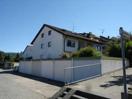 2,5 Zimmer DG - Wohnung in kleiner Einheit