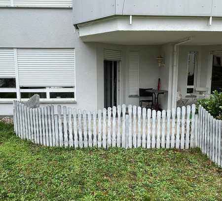 Möblierte, gepflegte 1-Raum-EG-Wohnung mit Balkon und EBK in Wiernsheim