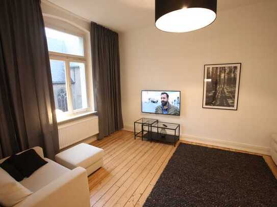 Altbaucharme: 2-Zimmer-Wohnung + KDB in Neuehrenfeld, Köln