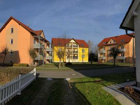 Gepflegte 3-Raum-Wohnung mit Einbauküche + Stellplatz, in Zschepplin, OT Rödgen