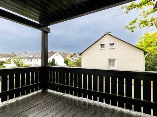 Für Eigenbezieher & Kapitalanleger: Gepflegte 3 ZKB Wohnung mit großem Balkon und freistehender