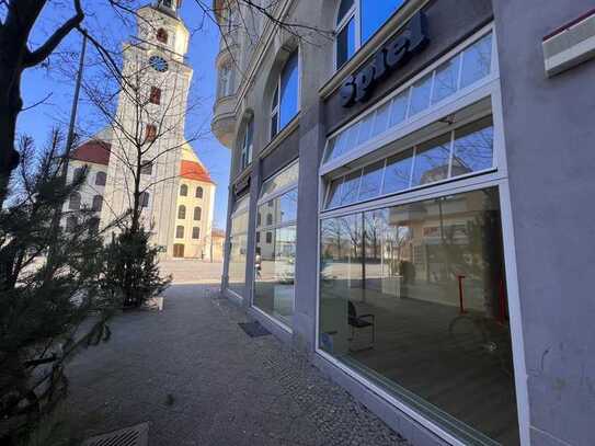 FORST: Mehrfamilienhaus direkt an der Stadtkirche - ca. 1.800 m² Wohnfläche per SOFORT zu VERKAUFEN