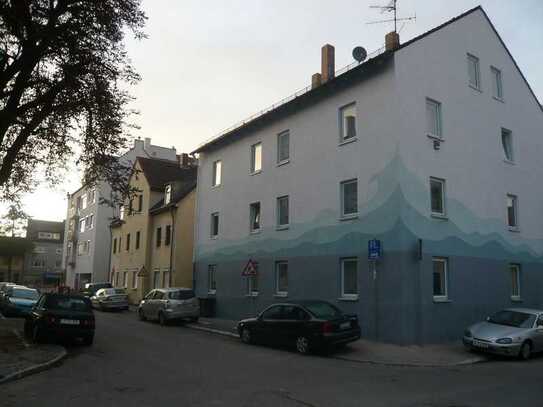 3 ZKB Wohnung/ 2.OG. ohne Balkon/ ohne Aufzug/ ohne EBK /Laminat Böden/WG geeignet