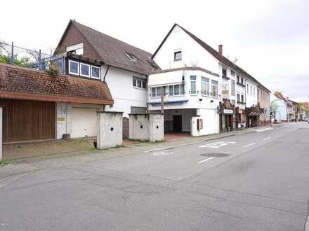 TOP-RENDITEPAKET:
Boardinghouse samt Wohnung + Wettbüro + Ehemalige Metzgerei