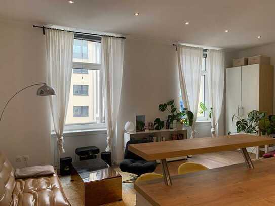 Exklusive, neuwertige 1-Zimmer-Wohnung mit geh. Innenausstattung in Köln Altstadt & Neustadt-Süd