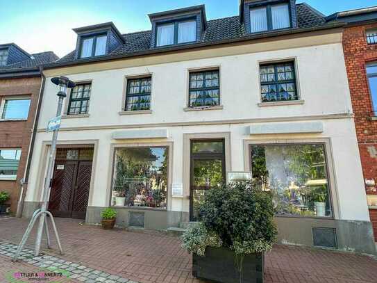 Schwalmtal-Waldniel: Gemütliches Wohnhaus mit Charme und schönem Ladenlokal in guter Ortskernlage!