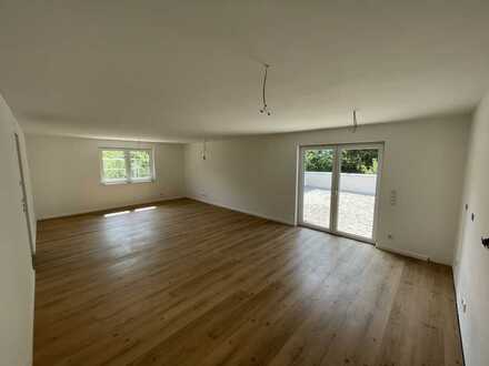 Lichtdurchflutete 4-Zimmer-Wohnung mit Dachterrasse in Kumpfmühl