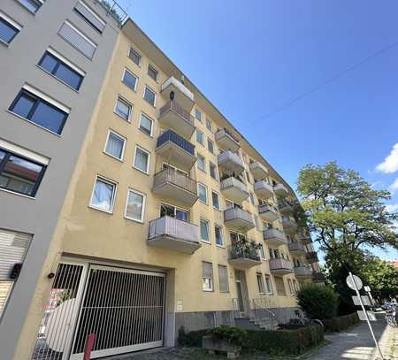 Großzügige 1-Zimmer-Wohnung in zentraler Lage mit ruhigem Westbalkon