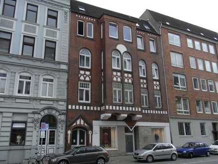 Kiel: Büro-Praxis, Ladenfläche, oder?, Feldstr. 69 ab sofort zu vermieten. Renoviert !