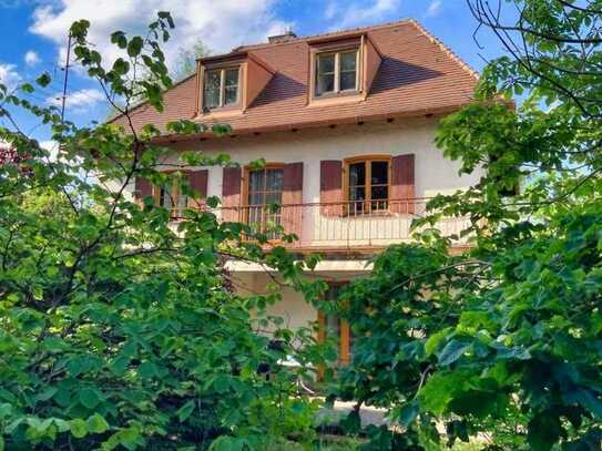 Stilvolles, renovierungsbedürftiges Einfamilienhaus in Grünwald