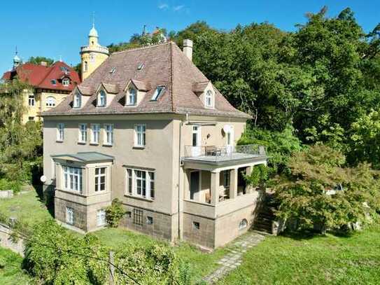 Historische Villa mit Denkmalschutz zur Sanierung in Bester Lage am Loschwitzer Elbhang