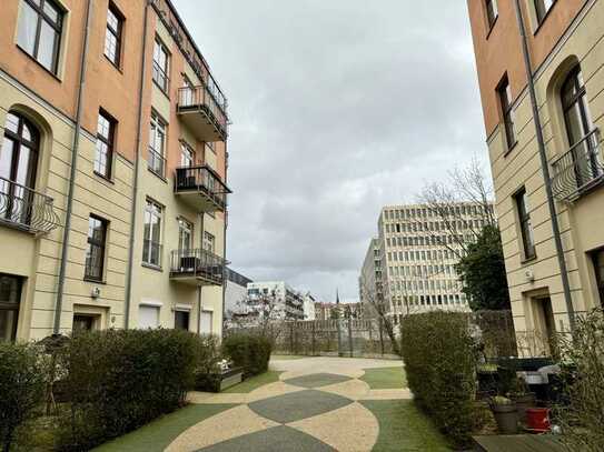 Lichtdurchflutete 4-Zimmer-Wohnung in exklusiver Lage mit Blick über den Südpanke-Park