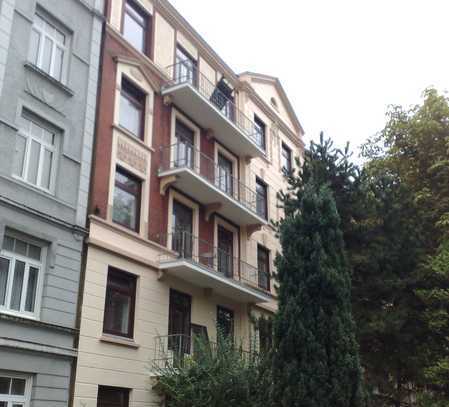 STRESEMANNSTR. FRISCH REN. + MOD. 2 ZIMMER - ALTBAU + 2 BALKONE HAMBURG-BAHRENFELD