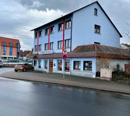Freundliche und sanierte 5-Zimmer-Wohnung mit gehobener Innenausstattung in Rotenburg an der Fulda