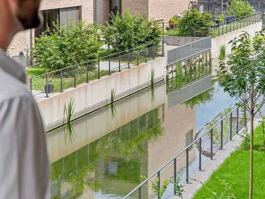 Genießen Sie 3 Zimmer mit schöner Loggia und Blick auf die Gracht! Jetzt bezugsfertig!