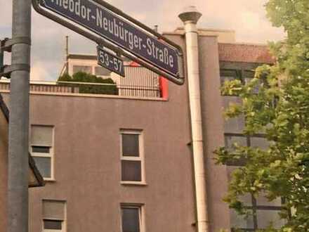 Sehr helle 4-Zimmer-Maisonette-Wohnung mit EBK, hohe Decken, Privatgarten in Frankfurt am Main