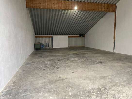 109qm XXL Garage / Lagerhalle / Wohnmobilstellplatz / Werkstatt zu vermieten