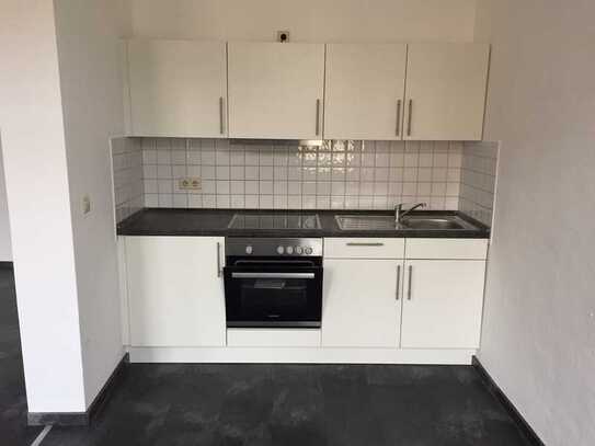 Altstadt / sanierte / großzügige 1 Zimmer Wohnung mit EBK zu vermieten