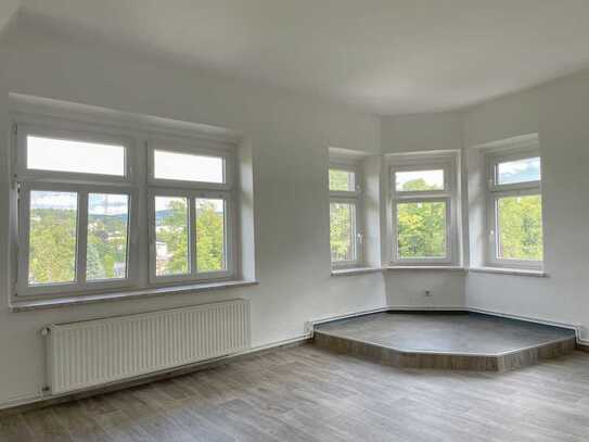 Renovierte Dachgeschoss-4-Raum Wohnung mit Kaminanschluss in Auerbach