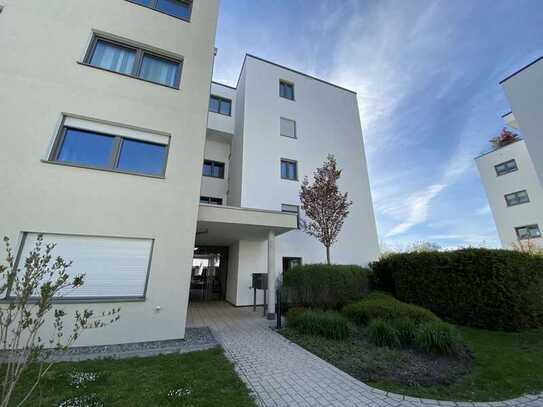 ***Moderne 4,5-Zi.-Wohnung mit Balkon und Tiefgaragenstellplatz***