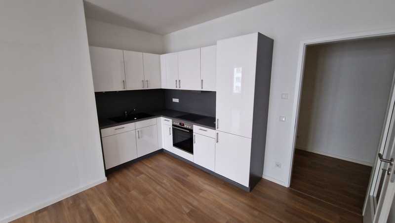 2 Zimmer Wohnung mit Balkon/Einbauküche