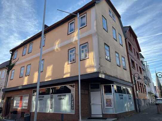 Einfamilienhaus mit Ladenfläche (Café) in zentraler Lage