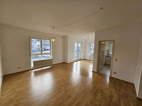 2-Zimmer-Wohnung mit Balkon und Tageslichtbad – zentral in Usingen