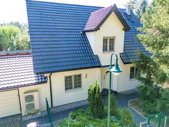 BEZUGSFREI!!! Einfamilienhaus mit Pool, Sauna und großem Garten