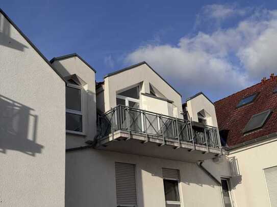 Groß-Winternheim: Maisonette-Wohnung für Singles