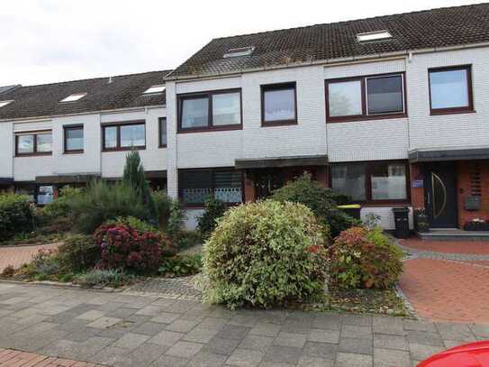 Speckenbüttel: Charmantes Reihenmittelhaus mit Garage in Toplage von Bremerhaven