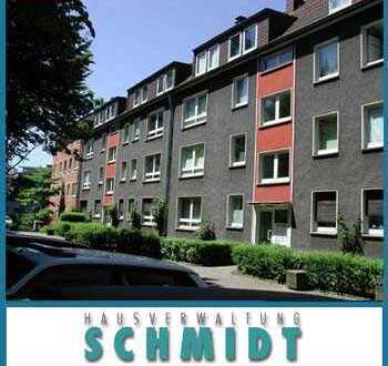 Gegenüber dem Nähe Rathaus. 3,5 Raum Wohnung.