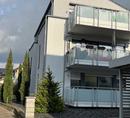 Geschmackvolle barrierefreie 3-Raum-Wohnung mit Balkon und Einbauküche in Bischofsheim