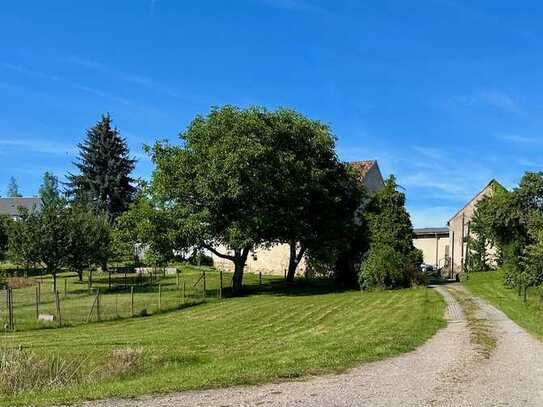 Bauernhof-Vierseitenhof in Südhanglage mit Land / Bauland bei Chemnitz