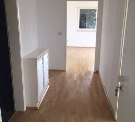 Gut geschnittene, helle 2,5 Zimmer Wohnung in Wesel (Kreis), Moers-Hochstraß