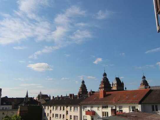 Top Stilaltbauwohnung in bester Innenstadtlage mit exklusivem Schloßblick