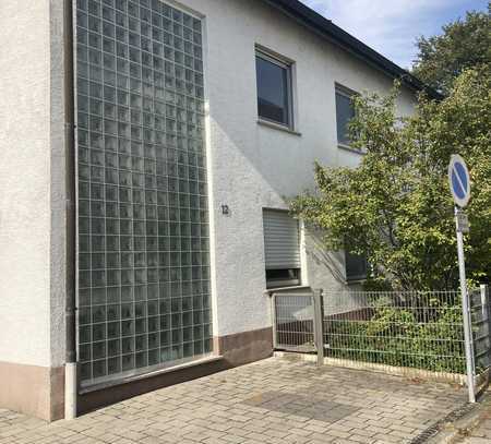 Ansprechende 3,5-Zimmer-Wohnung mit gehobener Innenausstattung und Balkon in Edingen-Neckarhausen