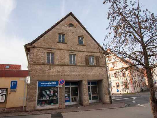 Für Individualisten: Historisches Sandsteinhaus mit Gewerbefläche im Herzen Rimpars