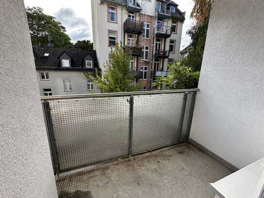 *NEUHOFSTRAßE* gemütliche 1,5 Zimmerwohnung für Starter mit Balkon