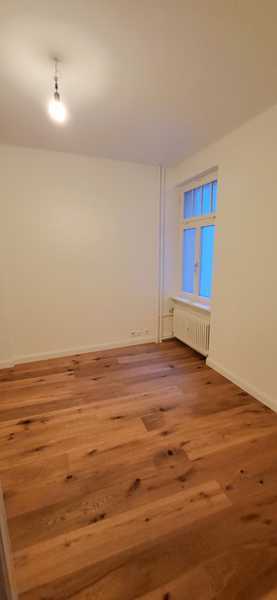 Modernes *WG-ZIMMER* in Stuttgart-Mitte