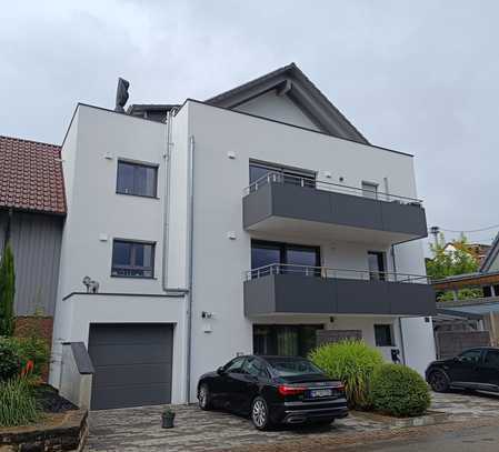 Exklusive 3 1/2-Zimmer-Penthouse-Wohnung mit 2 Dachterrassen und Balkon in Nürtingen-Neckarhausen