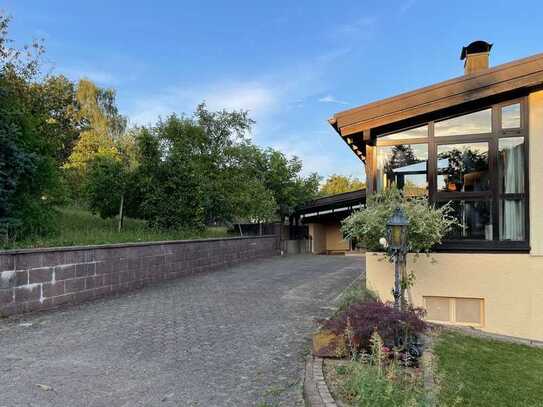 Freundliche 5-Zimmer-Wohnung mit Garten und Balkon in Lohrbach